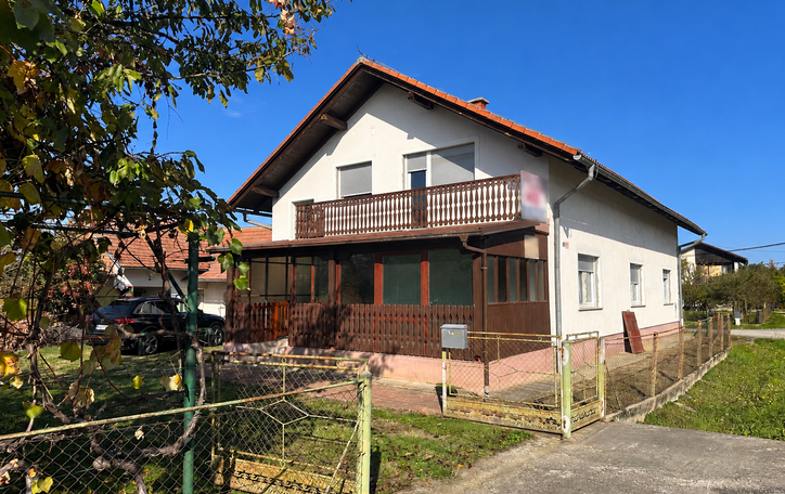 Prostorna družinska hiša v Gornjem Lakošu pri Lendavi